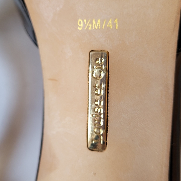 Patent leather strap pumps - Picture 3 of 5